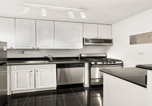 Photo 3 of House for sale at 200 E 27th Street #5-B, New York City, NY 10016 | MLS# RLS20081412 | Listing updated on 2026-08-04