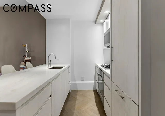 Photo 4 of House for sale at 101 Wall St #7C, New York, NY 10005 | MLS# RLS20081503 | Listing updated on 2026-09-01