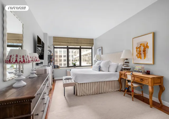 Photo 4 of House for sale at 1 Morton Sq #4GW, New York, NY 10014 | MLS# RLS20081597 | Listing updated on 2026-04-22