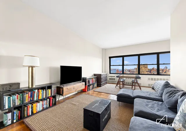 5th image of 205 W End Ave, New York City, NY 10023