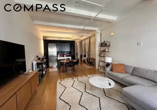 3rd image of 16 W 19Th St, New York City, NY 10011