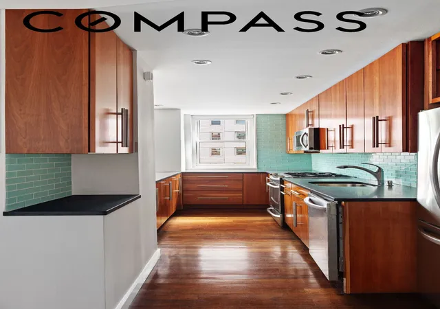 2nd image of 63 E 9Th St #8L, New York, NY 10003 | MLS# RLS20081800
