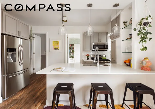2nd image of 309 E Houston St, New York City, NY 10002
