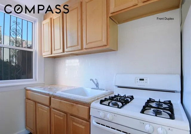 Listing Photo 5 - Condo for sale in building located at 259 8th St, Brooklyn, NY 11215