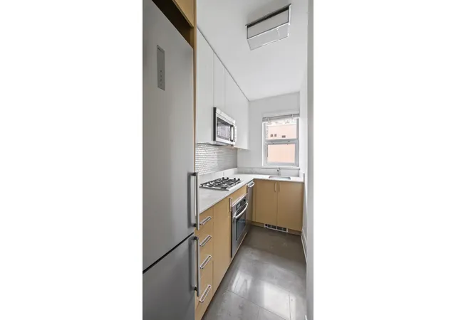 4th image of 211 E 51St St #9G, New York City, NY 10022 | MLS# RLS20081901