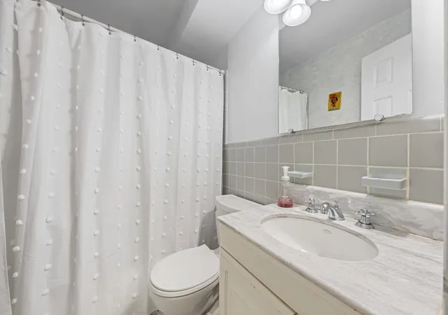 Homes for sale in New York City, NY | 310 E 70th Street, New York City, NY 10021 | Houzeo
