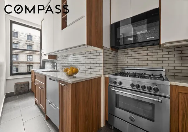 Photo 3 of House for sale at 200 W 54th Street #10D, New York, NY 10019 | MLS# RLS20073659 | Listing updated on 2026-07-13