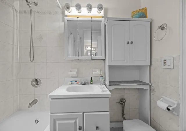 Photo 4 of House for sale at 325 W 45th Street #403, New York City, NY 10036 | MLS# RLS20082034 | Listing updated on 2026-07-29