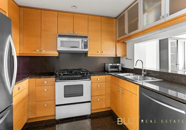 Photo 3 of Condo for sale at 120 Riverside Blvd #11-L, New York, NY 10069 | MLS# RLS20082089 | Listing updated on 2026-07-29