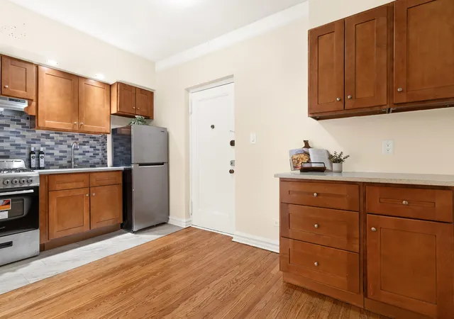 3rd image of 63-109 Saunders St, New York, NY 11374