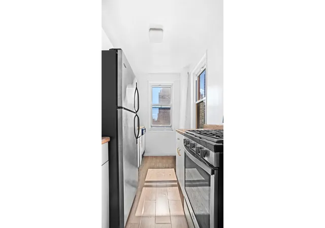 4th image of 200 E 84Th St #10H, New York City, NY 10028 | MLS# RLS20082118