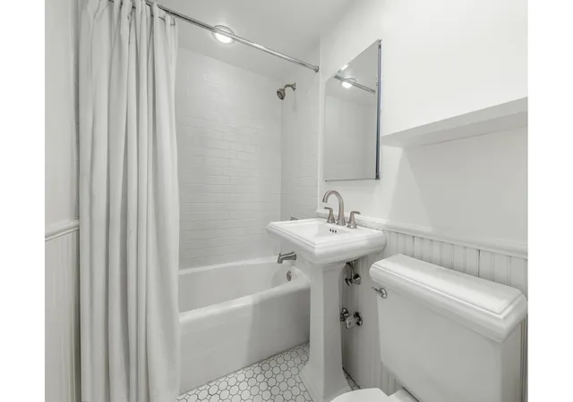 Photo 4 of House for sale at 301 E 64th Street #17B, New York, NY 10065 | MLS# RLS20082143 | Listing updated on 2026-06-07