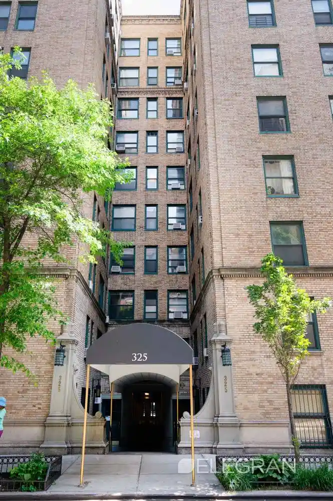 Listing Photo 18 - Condo for sale in 325 W 45Th St located at 325 W 45Th St, New York City, NY 10036 - Unit #401
