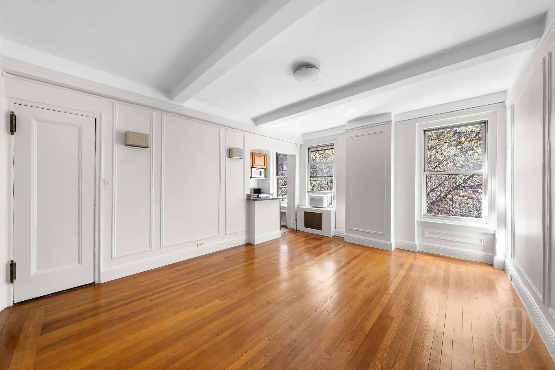 Listing Photo 2 - Condo for sale in 325 W 45Th St located at 325 W 45Th St, New York City, NY 10036 - Unit #401
