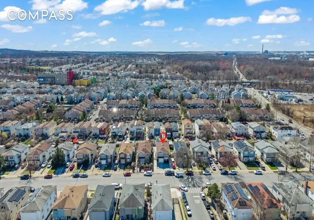 38th image of 104 Amador St, Staten Island, NY 10303 | MLS# RLS20082245