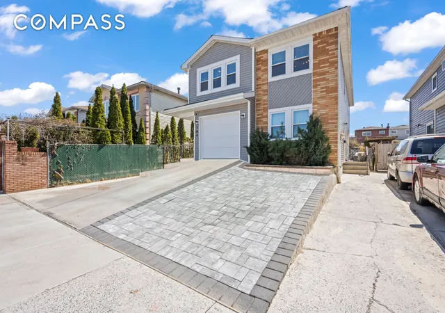 Photo 3 of House for sale at 104 Amador St, Staten Island, NY 10303 | MLS# RLS20082245 | Listing updated on 2026-04-15