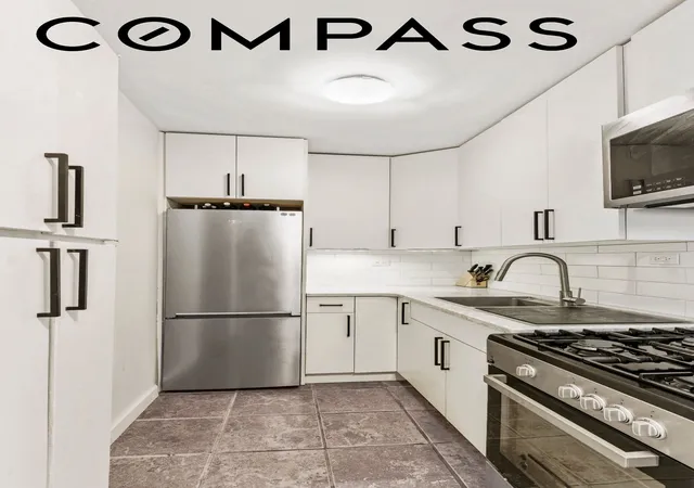 2nd image of 195 Willoughby Ave #702, New York City, NY 11205 | MLS# RLS20077608