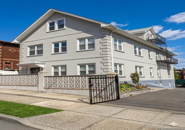 Photo 1 of Multi family home for sale at 4612 Murdock Ave, Bronx, NY 10466 | MLS# RLS20082433 | Listing updated on 2026-07-01