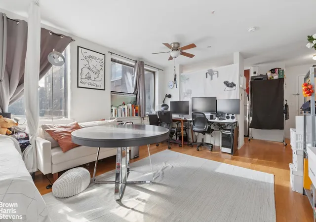 4th image of 33-30 61St St, New York, NY 11377