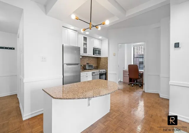 Listing Photo 5 - Condo for sale in building located at 150 W 51St St, New York, NY 10019 - Unit #1007