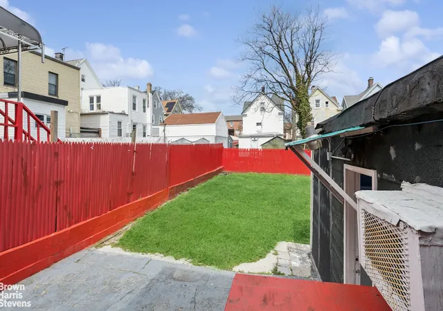 Photo 4 of Single family home for sale at 2311 Ellis Ave, Bronx, NY 10462 | MLS# RLS20082588 | Listing updated on 2026-04-10