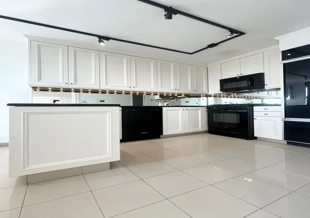 Photo 3 of Sale Pending at 200 E 90th Street #27GH, New York City, NY 10128 | MLS# RLS20082709 | Listing updated on 2026-10-30