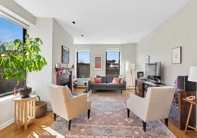 Photo 1 of Sale Pending at 391 Clinton St #3A, Brooklyn, NY 11231 | MLS# RLS20082712 | Listing updated on 2026-05-19