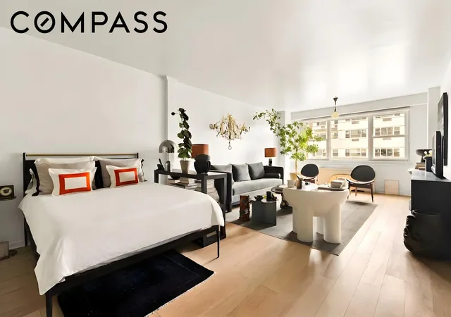 1st image of 101 W 12Th St #15P, New York, NY 10011 | MLS# RLS20082824