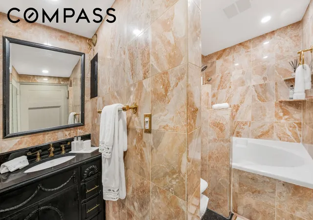 Photo 3 of Sale Pending at 5 Tudor City Pl #811, New York, NY 10017 | MLS# RLS20082900 | Listing updated on 2026-07-24