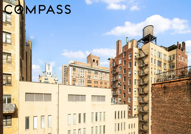 3rd image of 61 E 77Th St, New York City, NY 10075