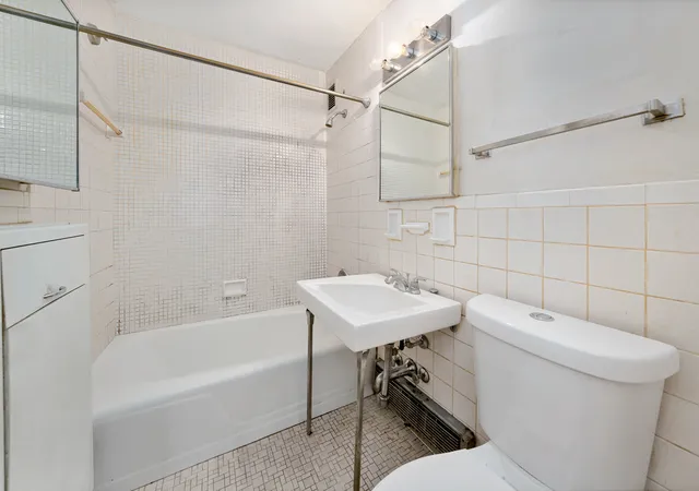 Listing Photo 5 - Condo for sale in building located at 225 E 57Th St, New York City, NY 10022 - Unit #11K