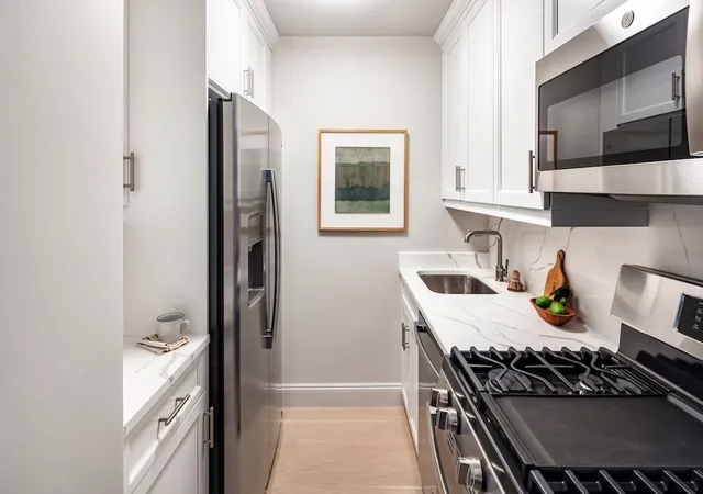 Photo 3 of Sale Pending at 155 W 68th Street #2107, New York, NY 10023 | MLS# RLS20083041 | Listing updated on 2026-06-27
