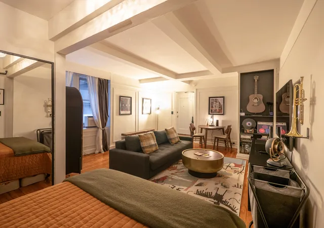Homes for sale in New York City, NY | 155 E 49Th St #7G, New York City, NY 10017 | MLS# RLS20083071