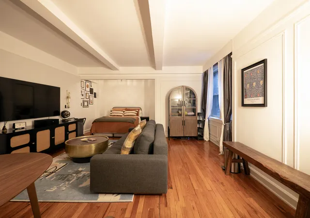 Homes for sale in New York City, NY | 155 E 49Th St #7G, New York City, NY 10017 | MLS# RLS20083071