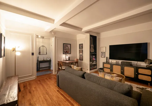 Homes for sale in New York City, NY | 155 E 49Th St #7G, New York City, NY 10017 | MLS# RLS20083071