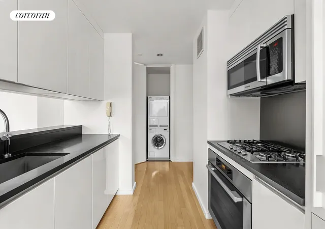 Photo 4 of House for sale at 50 United Nations Plz #12C, New York, NY 10017 | MLS# RLS20081320 | Listing updated on 2026-05-31