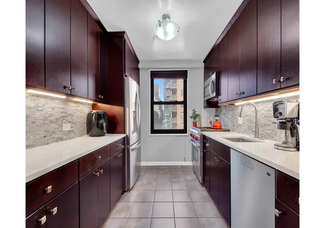 Photo 3 of House for sale at 305 E 40th Street #17JK, New York City, NY 10017 | MLS# RLS20083124 | Listing updated on 2026-08-04