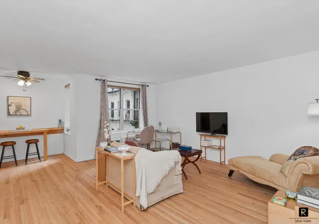 1st image of 302 E 88th St #5-C, New York City, NY 10128 | MLS# RLS20083152