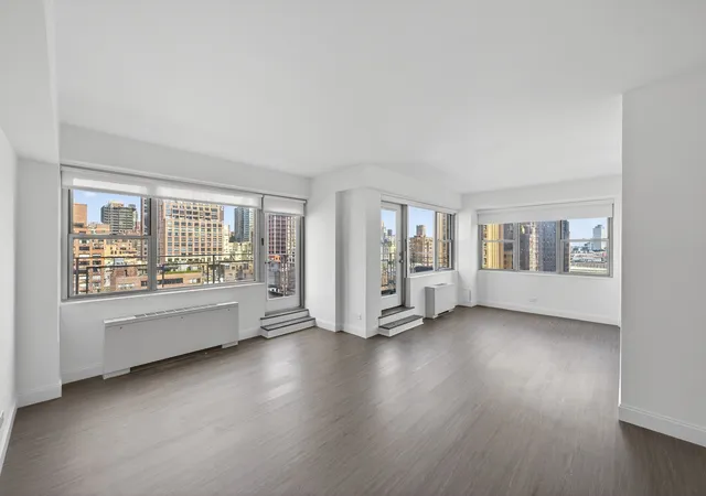4th image of 330 E 49Th St, New York City, NY 10017