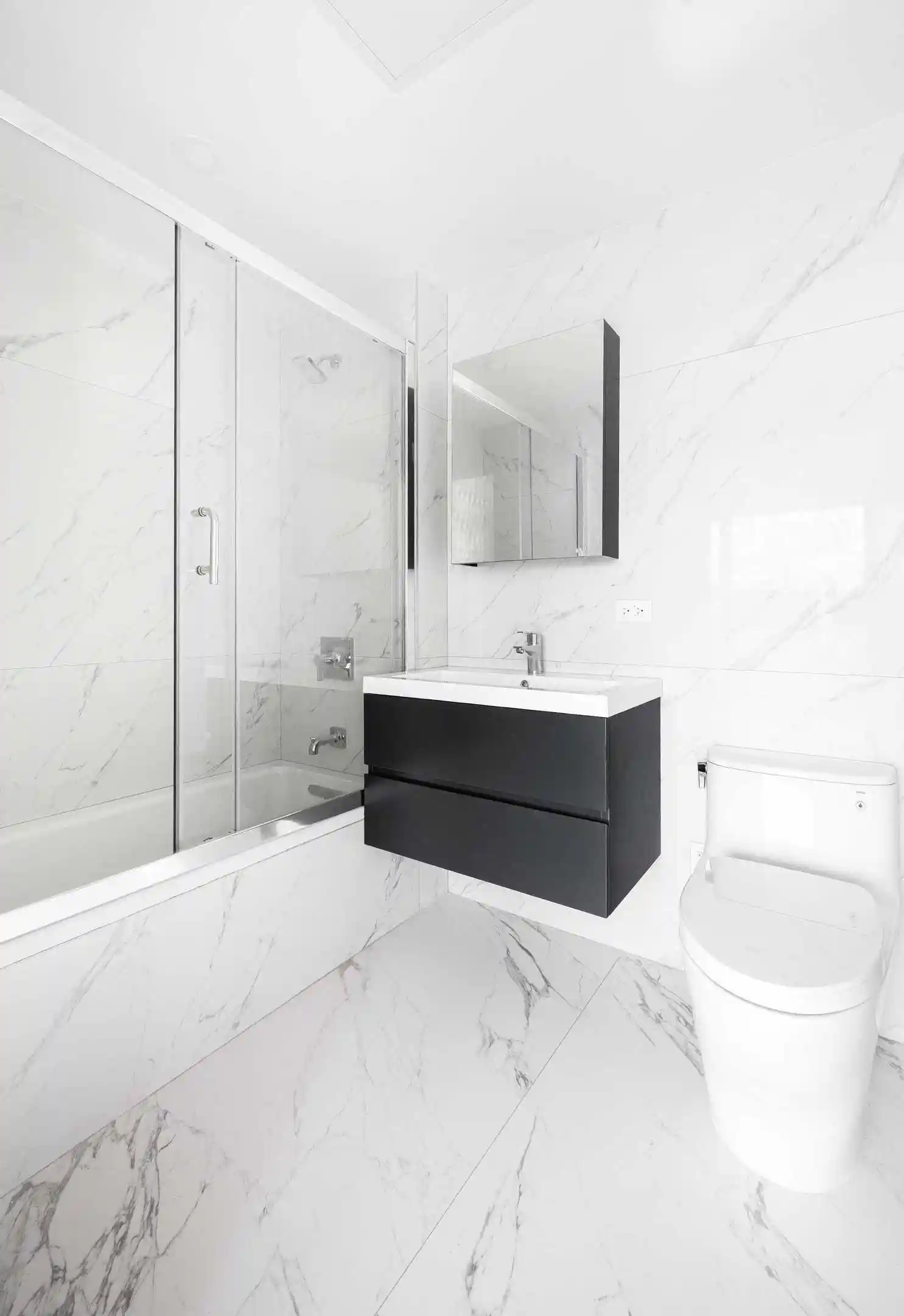 Listing Photo 13 - Condo for sale in 40-21 27Th St located at 40-21 27Th St, New York City, NY 11101 - Unit #5W