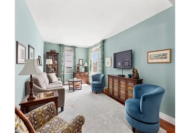 2nd image of 715 Ocean Pkwy #3M, New York City, NY 11230 | MLS# RLS20083327
