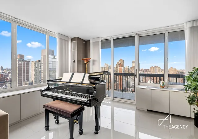 3rd image of 422 E 72Nd St, New York City, NY 10021