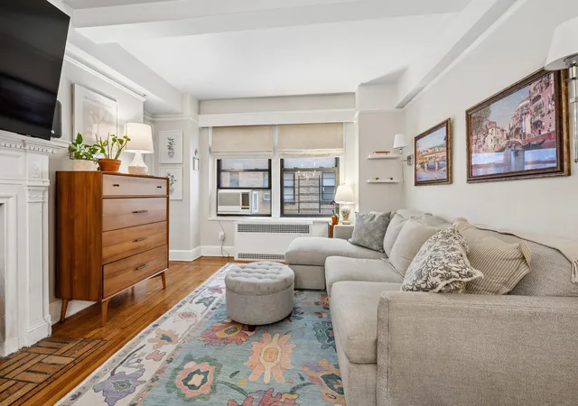 3rd image of 205 E 78Th St, New York City, NY 10075