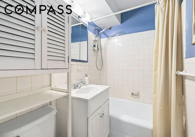 Photo 5 of Sale Pending at 321 E 45th Street #9F, New York City, NY 10017 | MLS# RLS20080725 | Listing updated on 2026-08-03