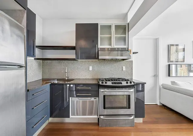 Photo 3 of Single family home for sale at 390 Lorimer St #3C, Brooklyn, NY 11206 | MLS# RLS20083472 | Listing updated on 2026-06-29