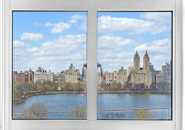 4th image of 19 E 88Th St, New York City, NY 10128