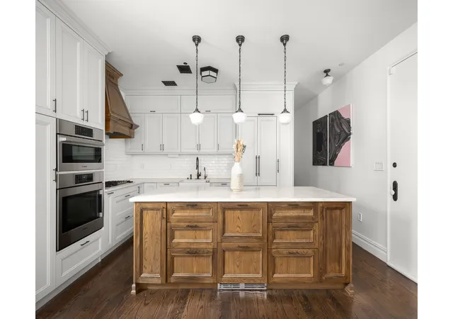 Photo 3 of House for sale at 119 Fulton St #8, New York, NY 10038 | MLS# RLS20083541 | Listing updated on 2026-06-27