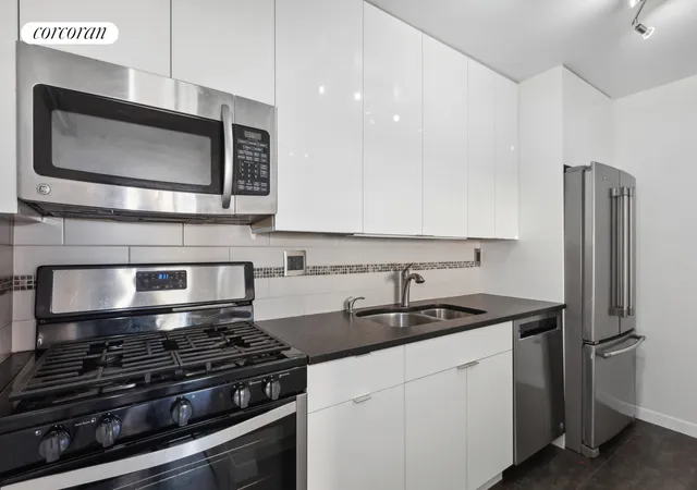 Photo 3 of House for sale at 531 Main St #1213, New York City, NY 10044 | MLS# RLS20083345 | Listing updated on 2026-08-28