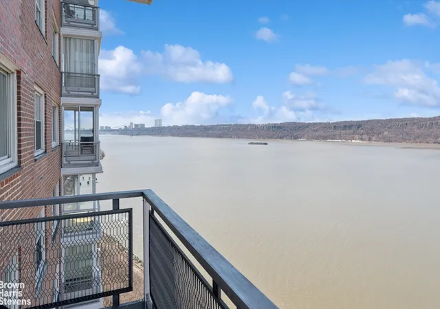 3rd image of 2621 Palisade Ave, New York, NY 10463
