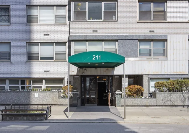 Homes for sale in New York City, NY | 211 E 53rd Street, New York City, NY 10022 | Houzeo